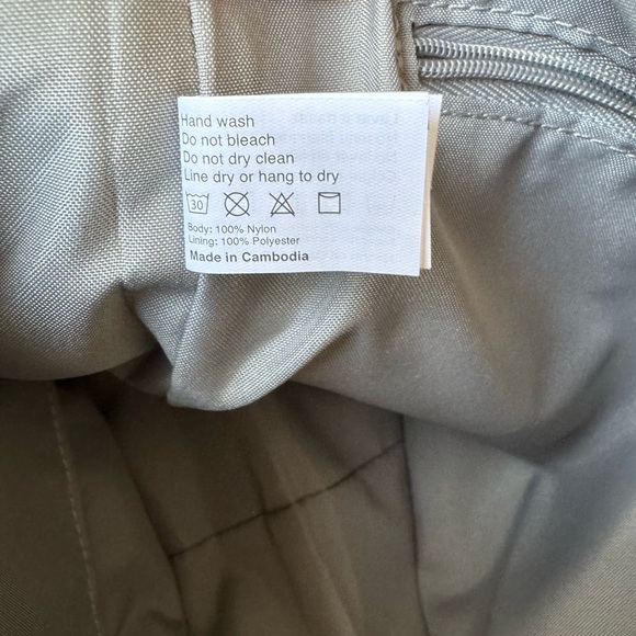 Baggalini nylon crossbody bag NWOT - Picture 16 of 17